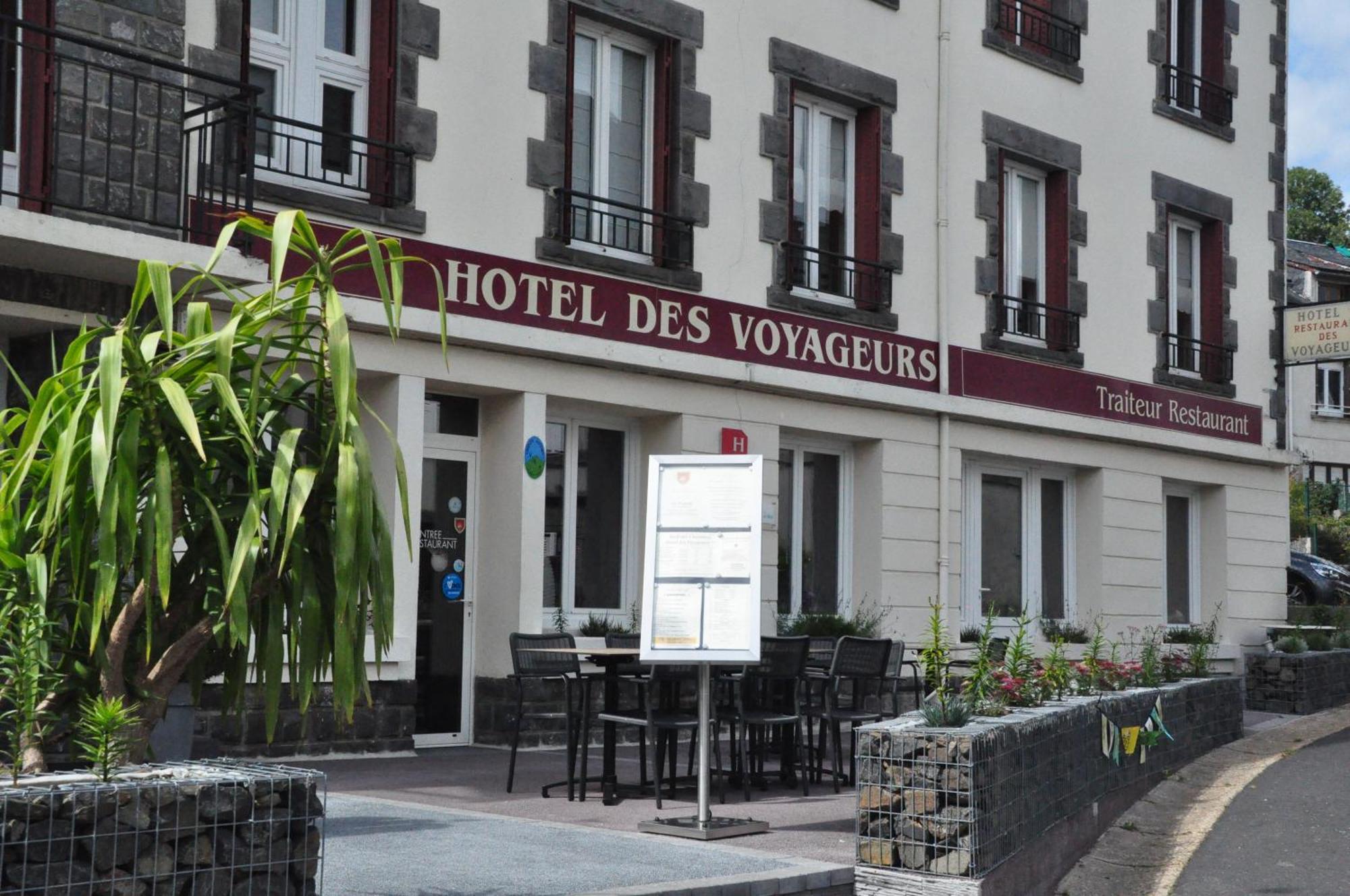 Hotel Des Voyageurs Bagnols  Exterior photo