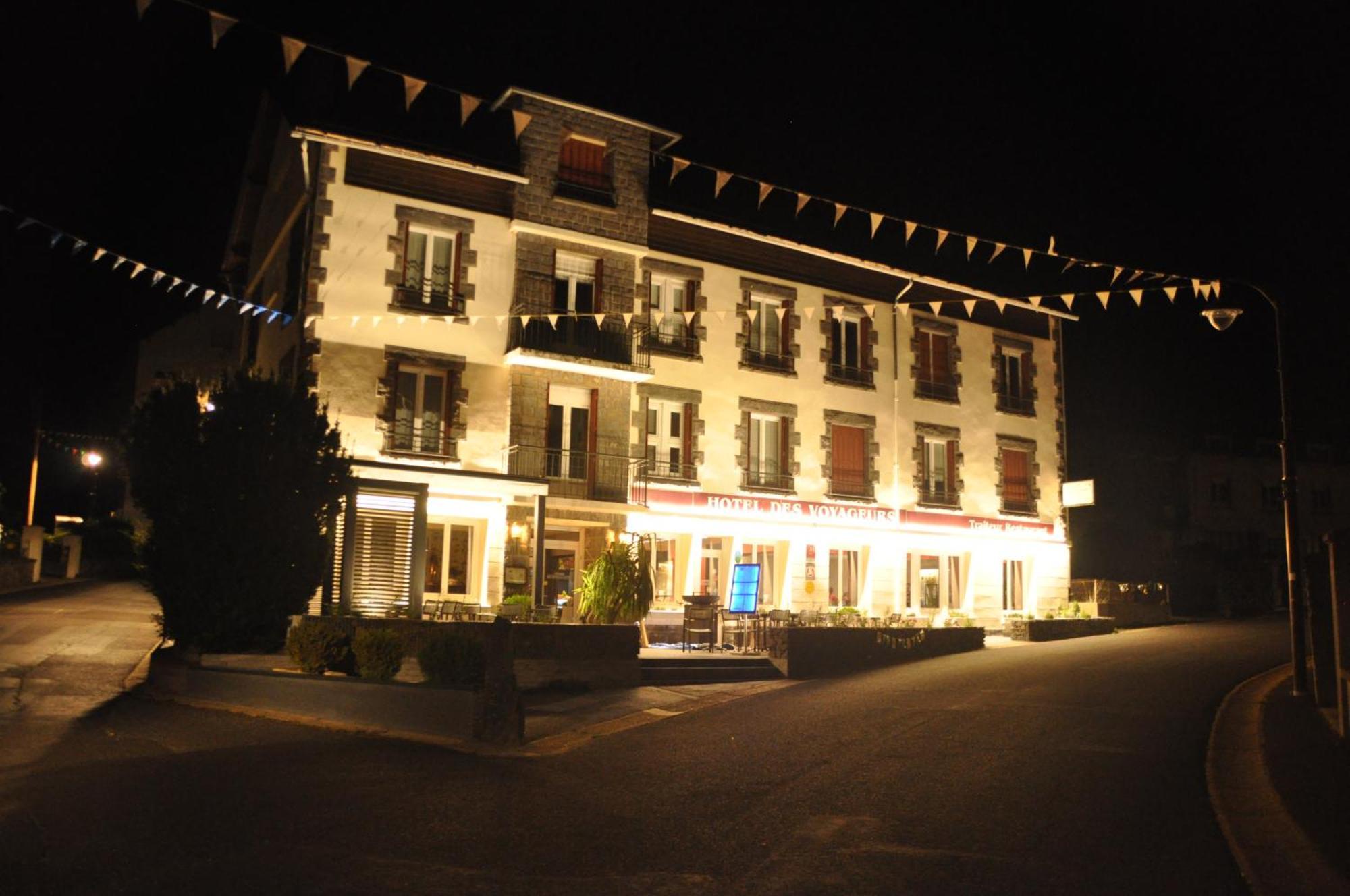 Hotel Des Voyageurs Bagnols  Exterior photo